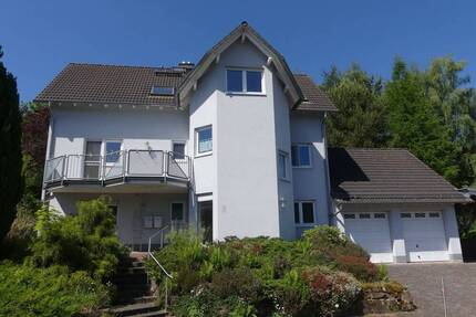 ***Traumhafte Lage! Wohnhaus mit ELW und einem Grundstück mit fast 14.000 m², nicht nur für Naturliebhaber, in Mossautal***