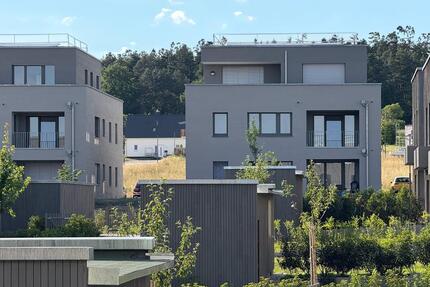 Neubau 4-Zimmer-Wohnung mit großer gemütlicher Loggia - Althengstett