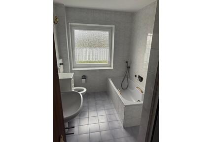 Helle 3,5- Zimmer Wohnung im 3 OG. mit Balkon in Huttrop - Essen Stadtbezirk VI