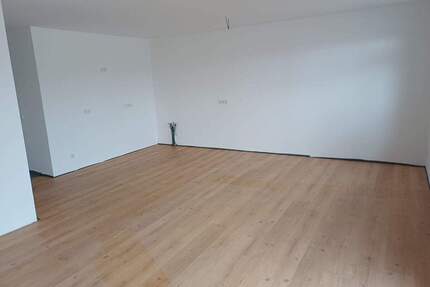 Sonnige 3-Zimmerwohnung mit super Aussicht und Balkon, NEUBAU - Kirchroth Aufroth