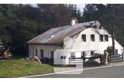 Haus zum Kaufen in Helmbrechts 25.000,00 € 108 m²