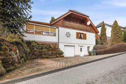 Wohnen mit besonderem Flair - EFH mit Wintergarten, Pool und Kamin! - Gummersbach Bredenbruch