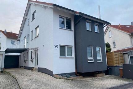 Wunderschöne Doppelhaushälfte - 555.000,00&nbsp;EUR Kaufpreis, ca.&nbsp; 142,00&nbsp;m&sup2; in Lehrensteinsfeld (PLZ: 74251)