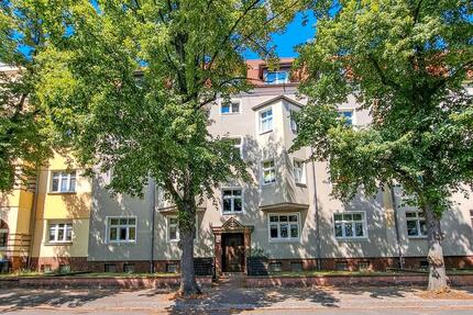 Sanierte 3-R-Whg, neues Bad+Balk in zentr. Lage nahe Südfriedhof - Halle (Saale) Damaschkestraße