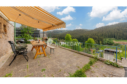 Kleines Einfamilienhaus mit schönem Ausblick und Garagen - Vöhrenbach Stadtgebiet