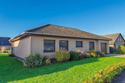 Ebenerdig wohnen, ruhig leben: Teilsanierter Bungalow mit Garage & großem Garten! - Butjadingen Stollhamm