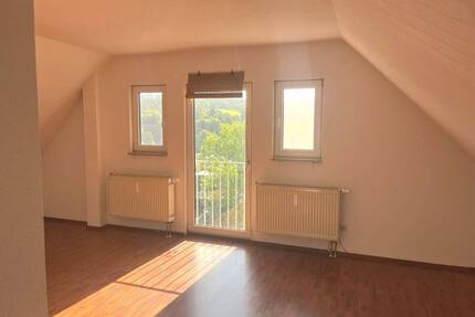 4- Raumwohnung mit Balkon - 579,00&nbsp;EUR Kaltmiete, ca.&nbsp; 105,20&nbsp;m&sup2;&nbsp;Wohnfl&auml;che in Neuhaus-Schierschnitz (PLZ: 96524)