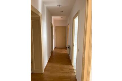 Helle drei Raumwohnung in Genthin zu vermieten - zentrale Lage - Brandenburg an der Havel