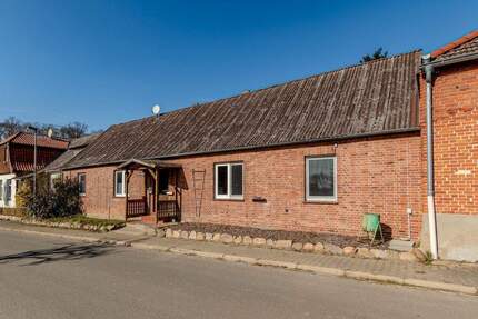 Sanierungsbedürftiges 1-2 Familienhaus in ruhiger Dorflage - Schnega / Leisten