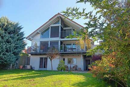 Haus zum Kaufen in Bad Bellingen 785.000,00 € 182 m²