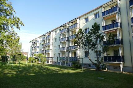 Schöne 3-Raum Wohnung mit Balkon in beliebter Wohngegend in der Allmersstraße 13 Naumburg (Saale)