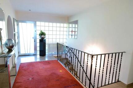 Einfamilienhaus mit Einliegerwohnung in der naturnahen Lage - Idstein