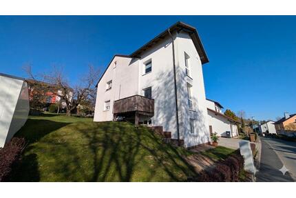 3-Zimmer-Wohnung mit modernem Bad, Garage und Gartenanteil - Rödental