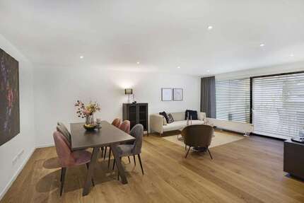 Haus zum Kaufen in Ottobrunn 1.499.000,00 € 241 m²