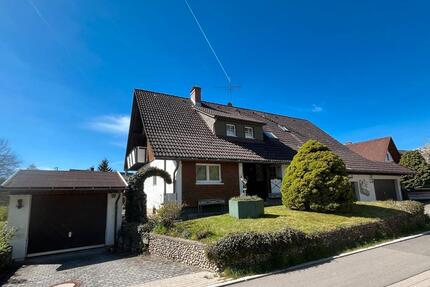 Gepflegtes Einfamilienhaus mit heller, separater Anliegerwohnung - Friedenweiler