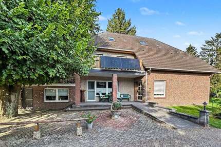 Haus zum Kaufen in Barßel 449.000,00 € 244.85 m²