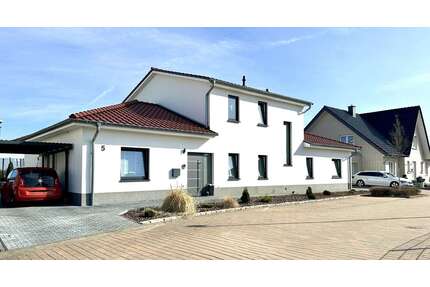 Haus zum Kaufen in Giesen 672.000,00 € 235 m²