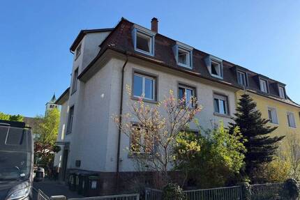 Charmante 4 Zimmer-Altbauwohnung mit Gartenanteil in begehrter Lage von Karlsruhe-Rüppurr