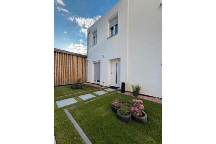 Möblierte 2-Zimmer Wohnung Reihenmittelhaus mit eigenem Garten - Ohmden