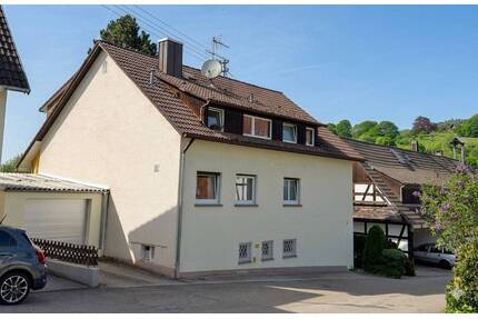 Freistehendes Zweifamilienhaus in Baden-Baden - Wohnen mit Weitblick und Perspektive