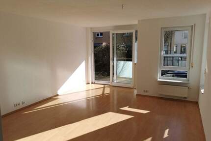 Schöne und zentral gelegenen 3-Zimmer-Wohnung mit Terrasse in Stuttgart-Plieningen