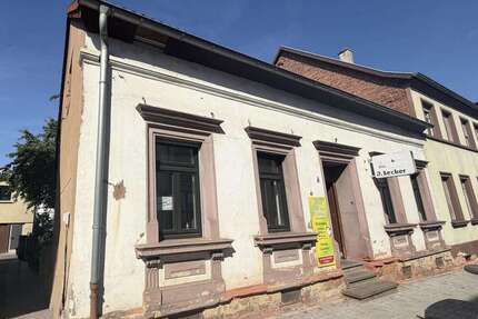 Haus zum Kaufen in Bexbach 126.000,00 € 195 m²