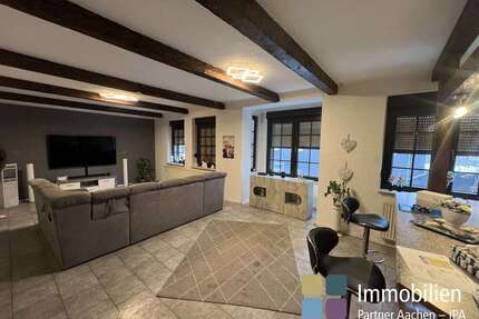 Haus zum Kaufen in Alsdorf 235.000,00 € 212 m²