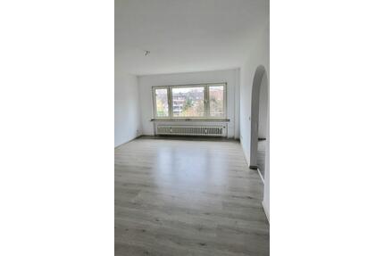 +++ renovierte 3 Zimmer-Wohnung mit Balkon in EssenRüttenscheid +++