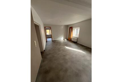 Doppelhaushälfte mit Garten - 600,00&nbsp;EUR Kaltmiete, ca.&nbsp; 110,00&nbsp;m&sup2; in Dassel (PLZ: 37586)