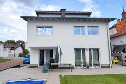 Haus zum Mieten in Sembach 2.800,00 € 217 m²