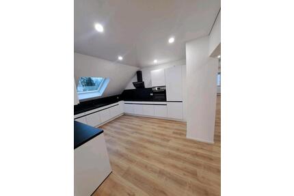 Schöne 125qm Wohnung in Homburg-Beeden zu vermieten