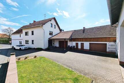 Haus zum Kaufen in Schlüchtern Hutten 398.000,00 € 292.65 m² - Schlüchtern / Hutten