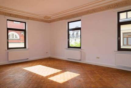 Wohnen in ruhiger Zentrumsnähe mit PKW-Stellplatz - Balkon geplant - Greiz
