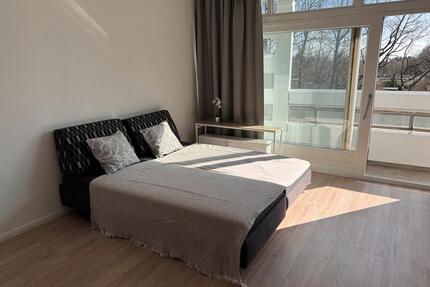 Möblierte Balkon Wohnung mit PKW Stellplatz in Othmarschen - Hamburg Altona