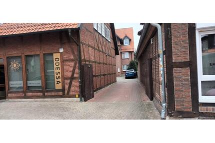 4-Zimmerwohnung in GF-Stadtmitte mit großen Räumen im EG + Garten - Gifhorn