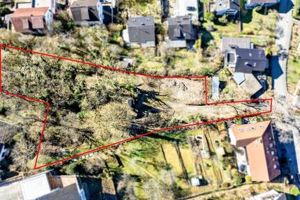 Traumhaftes Grundstück mit Weitblick und historischem Felsenkeller - Mosbach