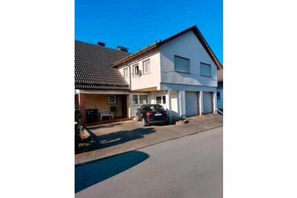 Erstbezug nach Renovierung - 850,00&nbsp;EUR Kaltmiete, ca.&nbsp; 67,00&nbsp;m&sup2; in Erndtebrück (PLZ: 57339)