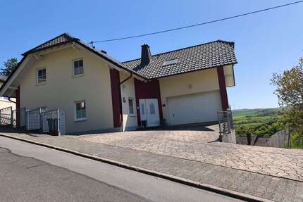 Haus zum Kaufen in Fischbach 385.000,00 € 280 m²