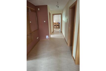 3-Zimmer Wohnung - 900,00&nbsp;EUR Kaltmiete, ca.&nbsp; 91,00&nbsp;m&sup2; in Windischeschenbach (PLZ: 92670)