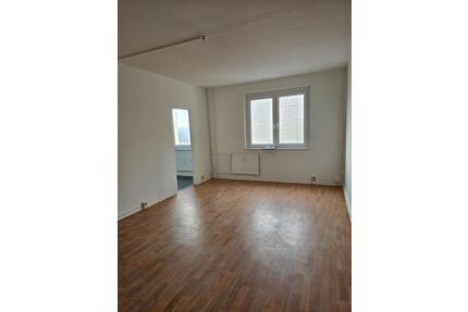 Gemütliche 2 -Raumwohnung im 2. Obergeschoss + Dusche - Stendal