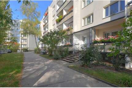 Wohnung zum Mieten in Halle 382,00 € 61.03 m²