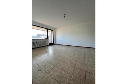 2,5 Zimmer Wohnung zentral mit Balkon - Duisburg Hamborn