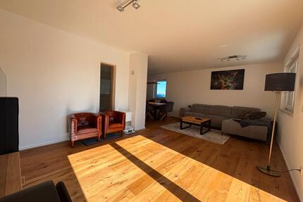 MODERNE & HOCHWERTIGE DOPPELHAUSHÄLFTE MIT GARTEN IN HAUNWANG - Eching