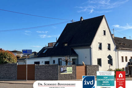 Zentrale Lage trifft Lebensqualität: Sonnige Dachterrasse, wunderschöner Garten & Wellnessbereich in 56237 Nauort