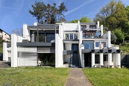 Top Architektur mit Wohnen auf gehobenem Niveau - Architektenvilla in Bestlage Kusel