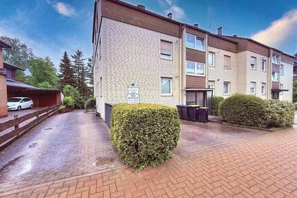 Helle 3-Zimmer-Wohnung Südbalkon im 1. Obergeschoss mit offener Garage, Waschkeller und Kellerraum - Burgdorf