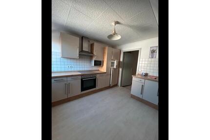 Wohnung in Lage - 870,00&nbsp;EUR Kaltmiete, ca.&nbsp; 83,00&nbsp;m&sup2; in Lage (PLZ: 32791)