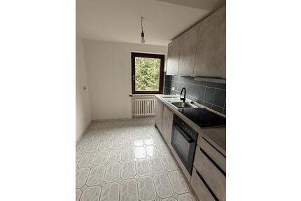 Helle, renovierte 3-Zimmer-Wohnung und Garage - Achim