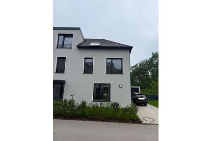 Haus zum Mieten in Kerpen Türnich 2.470,00 € 159.5 m² - Kerpen / Türnich