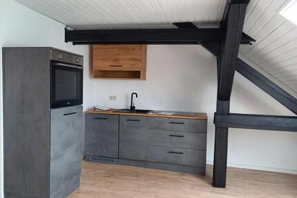 Großzügige 2-Zimmer-Dachgeschoss-Wohnung mit Einbauküche - Weißwasser (Oberlausitz)